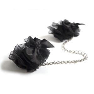 Esposas de satén - Frou Frou